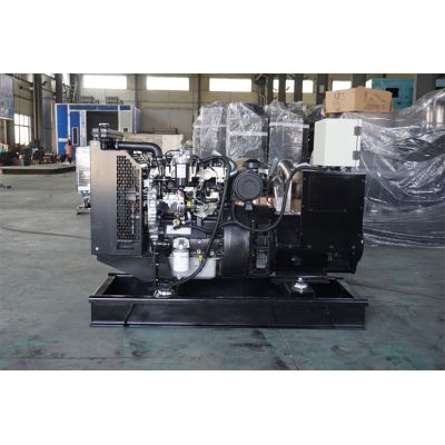 30kw珀金斯柴油發(fā)電機組-珀金斯3缸柴油機1103A-33G柴油發(fā)電機組,缸徑/行程：105/127mm,柴油發(fā)電機組水冷發(fā)動機功率30KW,柴油發(fā)電機組配套馬拉松斯坦福發(fā)電機。廠價直銷歡迎選購：13773399855。