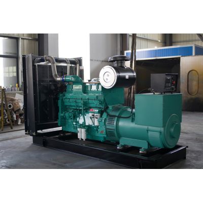 500kw重慶康明斯柴油發電機組-重慶康明斯6缸柴油機KTAA19-G6柴油發電機組,缸徑/行程：159/159mm,柴油發電機組水冷發動機功率570KW,柴油發電機組配套馬拉松斯坦福發電機。廠價直銷歡迎選購：13773399855。
